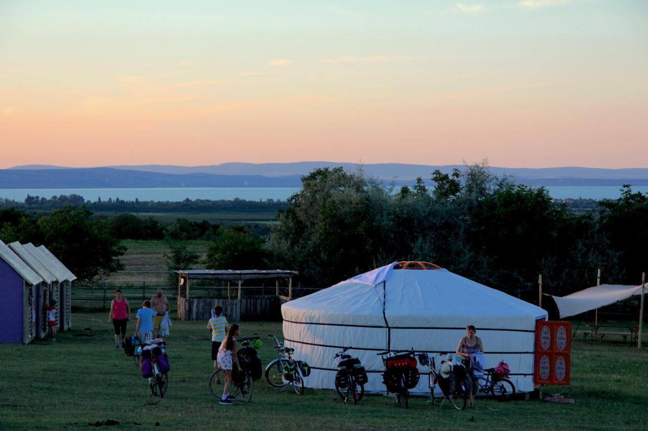 Dharma Horse Shelter Bungalows & Farmping シオーフォク エクステリア 写真