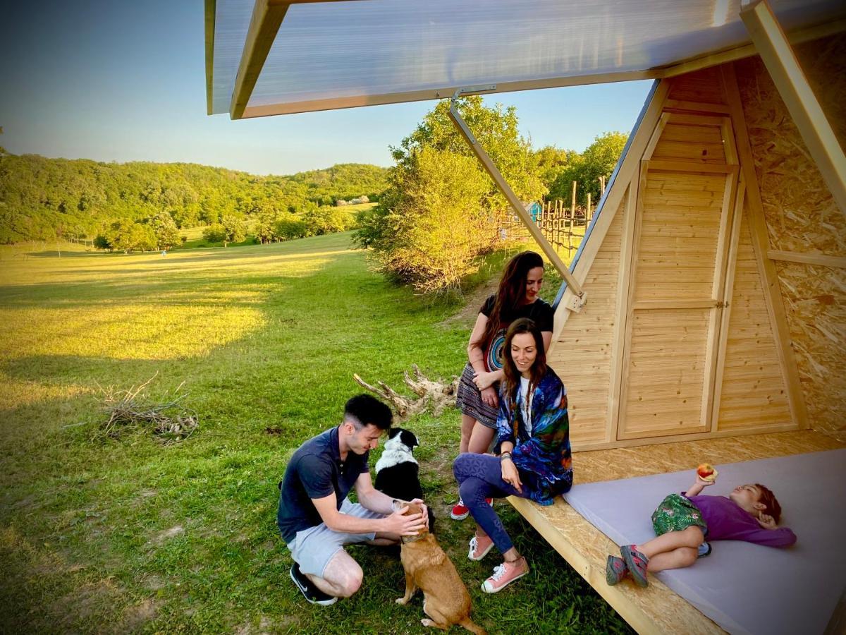 Dharma Horse Shelter Bungalows & Farmping シオーフォク エクステリア 写真